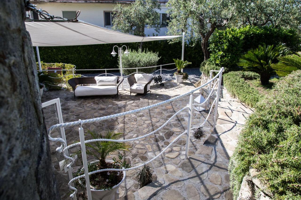 Hotel Melrose Relais Massa Lubrense Exterior foto